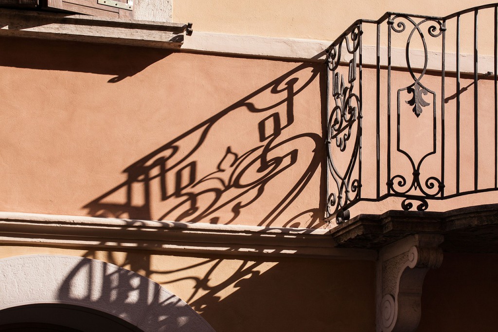 balcony-354922_1280