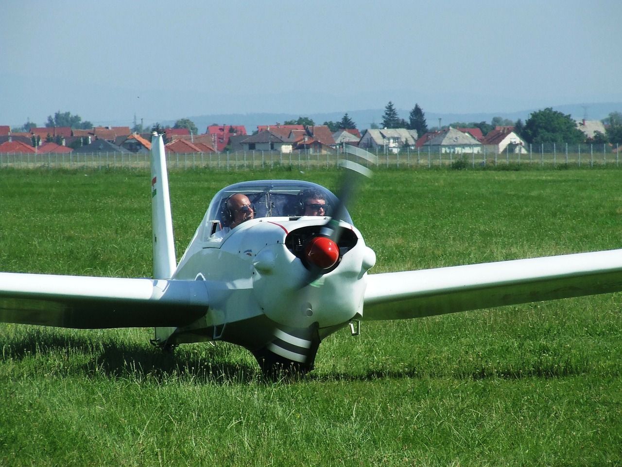 light-aircraft-344137_1280