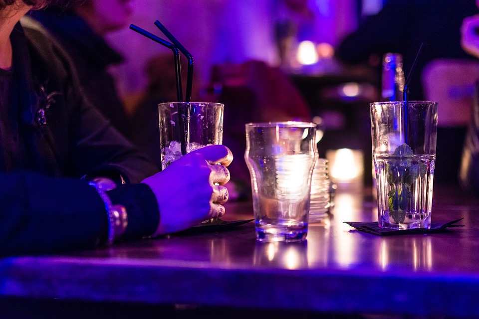 table-604608_960_720