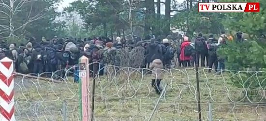 Migranci opuszczają obozowisko w rejonie Kuźnicy (VIDEO)