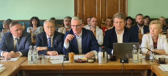 Zarząd Powiatu z absolutorium i wotum zaufania
