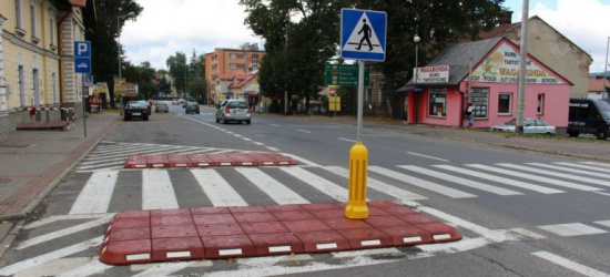 Poszukiwany, pijany i bez prawa jazdy! Kierowca opla zatrzymany na ul. Dworcowej