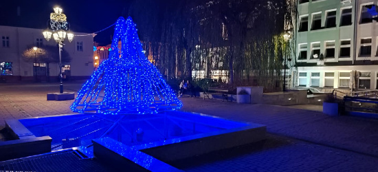 SANOK: Świąteczna iluminacja nocą! (VIDEO, FOTO)