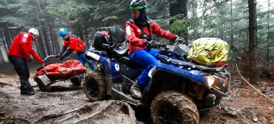 BIESZCZADY: Śliskie szlaki. Prowadzono jednocześnie 3 ewakuacje poszkodowanych (FOTO)