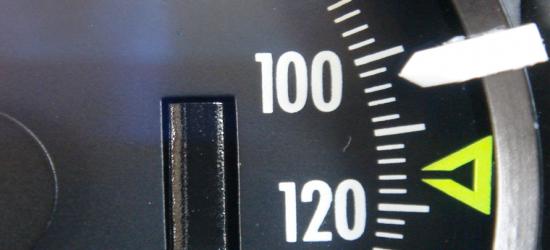 SANOK: Jechali przez Dąbrówkę 101 i 103 km/h. Obaj stracili prawo jazdy