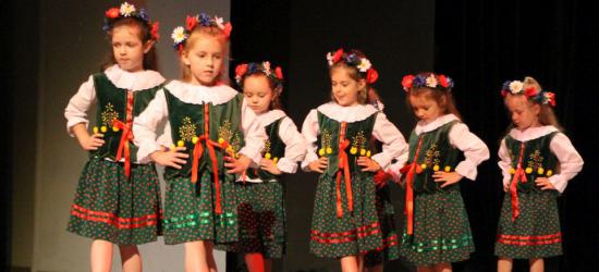 Ponad 200 młodych uczestników zaprezentowało się na scenie! Przegląd Dziecięcych Zespołów Ludowych (VIDEO, ZDJĘCIA)