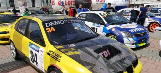 SANOK: Trwa piknik motoryzacyjny. Wieczorem uroczyste otwarcie zawodów (FOTO)