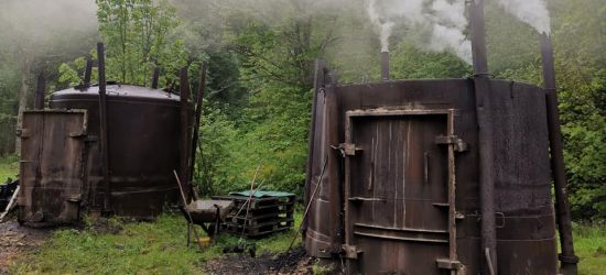 BIESZCZADY: W czerwcowych mgłach dymi ostatni łopieński wypał