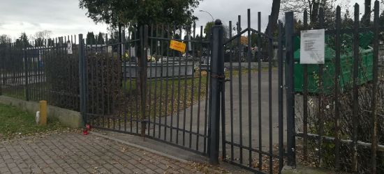 SANOK: Uszkodzenie bram cmentarzy zgłoszono na policję (ZDJĘCIA)