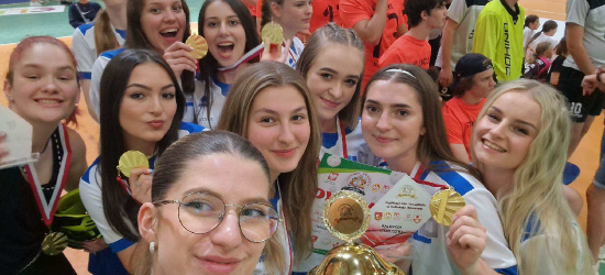 Unihokejowy Sanok znów podbija Polskę! Złote medale dla dwóch liceów! (ZDJĘCIA)