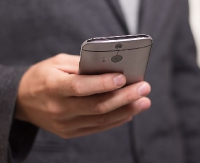 Wykorzystał nieuwagę właściciela i ukradł telefon. Odpowie przed sądem