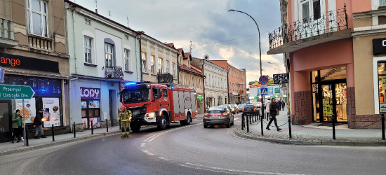 SANOK: Plama ropopochodna w centrum miasta. Wystąpiły utrudnienia w ruchu