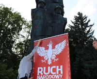 RUCH NARODOWY SANOK: Kiedy zniknie pomnik? Demontaż rozpoczęty? (FILM, ZDJĘCIA)
