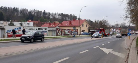 AKTUALIZACJA: Potrącenie 70-latka na Dmowskiego. Mężczyzna w szpitalu (FOTO)