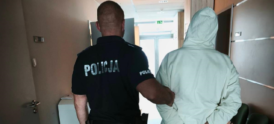 Szokujący akt agresji na drodze. Zwrócił uwagę kierowcy, kierujący celowo potrącił go dwa razy [VIDEO, ZDJĘCIA]