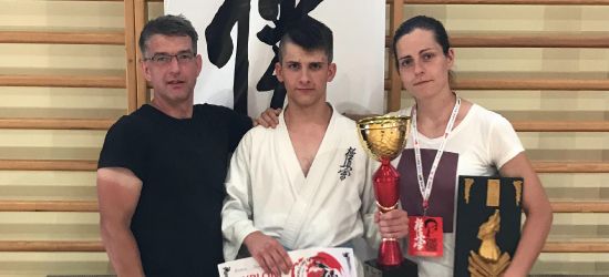 Dawid Koczera deklasuje rywali i sięga po największy puchar! (ZDJĘCIA)