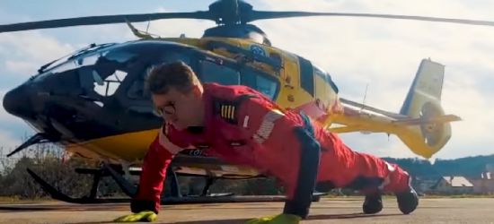 #hot16challenge2 przybiera różne formy. Pompki ratowników i strażaków (VIDEO)