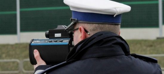 W terenie zabudowanym ponad 130 km/h! Młody kierowca stracił uprawnienia