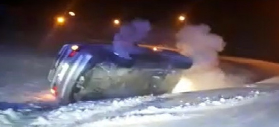 Policyjny pościg. Kierowca BMW ucieczkę zakończył w rowie! (FOTO)