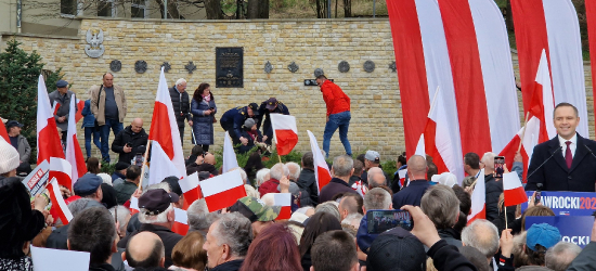 Kontrowersyjny incydent podczas spotkania Karola Nawrockiego z mieszkańcami Sanoka (VIDEO, ZDJĘCIA)