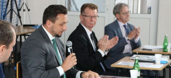 Poszerzenie Sanoka i budowa mostu na Sanie podczas sesji
