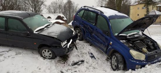 46-latka nie opanowała samochodu. Pasażerka w szpitalu (ZDJĘCIA)