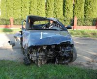 Tragiczny wypadek. Nie żyje 22-latek. Dwaj inni młodzi podróżujący byli pijani (ZDJĘCIA)