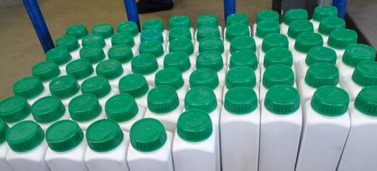 Chemikalia niewiadomego pochodzenia przewożone w autokarze
