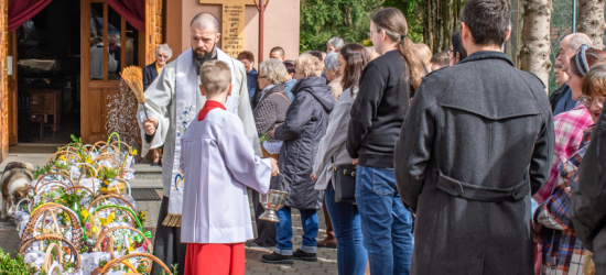 Piękna tradycja. Sanoczanie poświęcili pokarmy na stół wielkanocny (VIDEO, ZDJĘCIA)