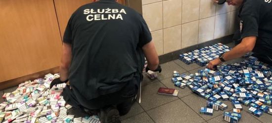 GRANICA: Papierosy w kołach i dachu. Seria wpadek przemytników
