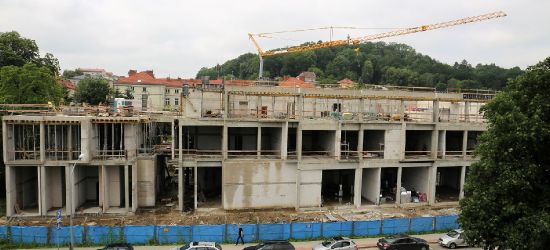 Ogromna inwestycja sanockiej uczelni. Prace na kolejnym piętrze (ZDJĘCIA)