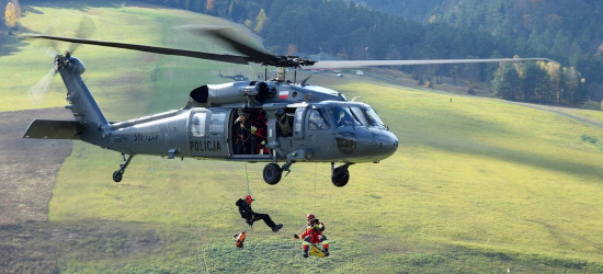 Manewry służb z wykorzystaniem śmigłowców w Bieszczadach! (FOTO)