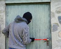 Plaga włamań do piwnic. Złodzieje ukradli sześć rowerów, koła z aluminiowymi felgami i drogie narzędzia