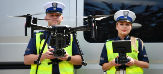 Policja sprawdza bezpieczeństwo na drogach z powietrza (ZDJĘCIA)