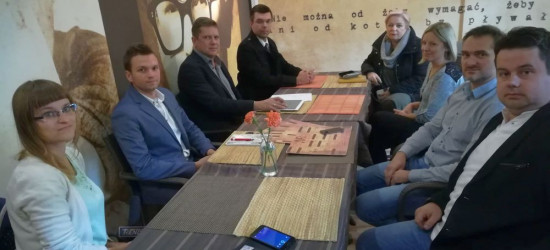 SPOTKANIE W SPRAWIE DEBATY. Sztab Matuszewskiego nieobecny (FOTO)