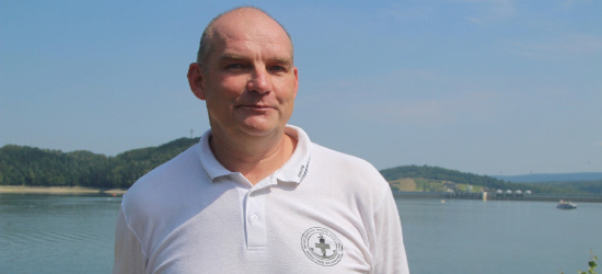 PREZES WOPR: O bezpieczeństwie nad wodą powinniśmy uczyć w szkołach (WYWIAD VIDEO)