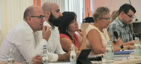 Burmistrz Leska bez wotum zaufania i absolutorium. „Jest Pan najgorszym burmistrzem po 1990 roku”