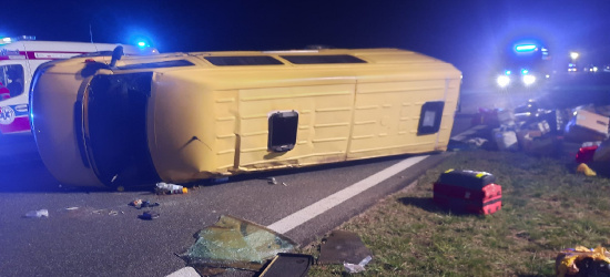Wypadek busa na autostradzie! Nie żyje 13-letnie dziecko
