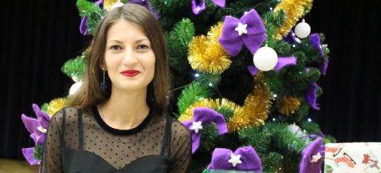 KOLĘDOWANIE Z esanok.life: Natalia Twardy i pastorałka „Cicho, cicho pastuszkowie” (VIDEO)