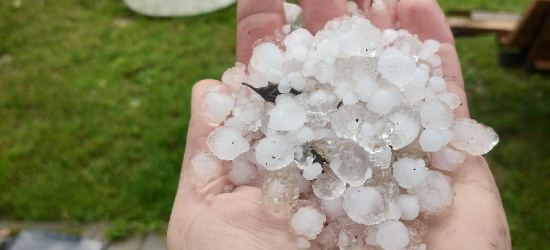 Potężna nawałnica! Grad i zalane podwórka (VIDEO, ZDJĘCIA)