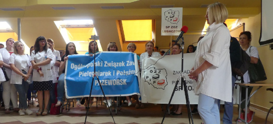 SANOK. Strajk! Pielęgniarki odeszły od łóżek pacjentów (ZDJĘCIA)