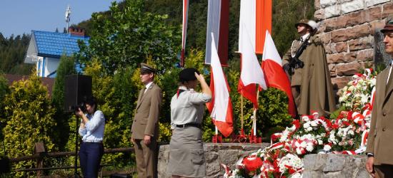 BYKOWCE: Apel poległych i salwa honorowa. Oddano hołd żołnierzom