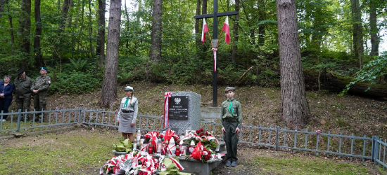 82 lata temu zginęło tu 36 osób. Uroczystości w lesie „Hanusiska” [VIDEO, ZDJĘCIA]