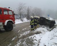 BIESZCZADY: Poranny atak zimy. Zderzenie osobówki z dostawczym na śliskiej jezdni (ZDJĘCIA)