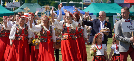 POWIATOWO-GMINNE DOŻYNKI W CZERTEŻU. Święto plonów w powiecie sanockim! [VIDEO, ZDJĘCIA]