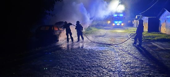 ZAGÓRZ: Nocny pożar osobówki (FOTO)