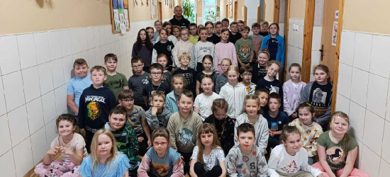 BEZPIECZNE WAKACJE: Edukacja dzieci z dzielnicowymi z Zagórza