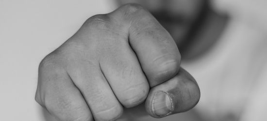 Śmiertelne pobicie? 29-latek groził zmarłemu i jego rodzinie