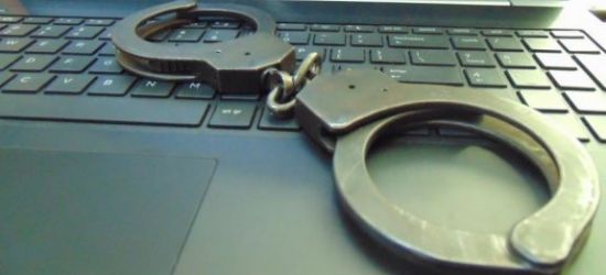 Obrażanie nauczycieli podczas lekcji on-line jest przestępstwem