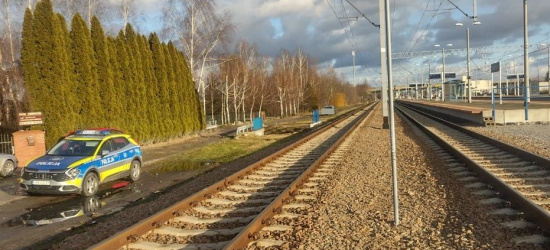 PODKARPACIE: Tragedia na dworcu kolejowym. Mężczyzna osunął się pod koła pociągu towarowego